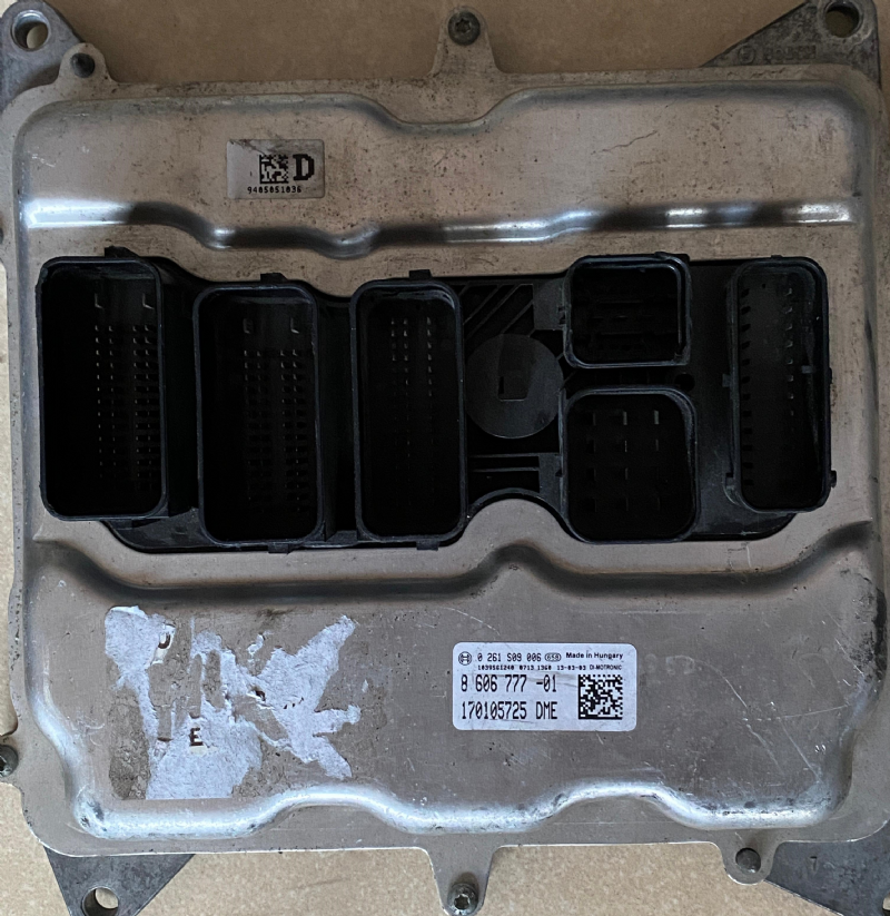 0261S09006 BMW MOTOR BEYNİ MEVD17.2.4 - 8 606 777-01 - 0 261 S09 006