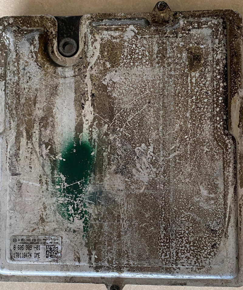 0261S08998 BMW MOTOR BEYNİ ME17.9.61 - 8 606 309-01 - 170118474 DME - 0 261 S08 996